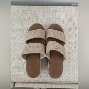 Universal Thread Platform Slide Sandals